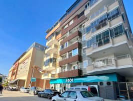 Квартира 2+1 в самом центре района Махмутлар, в 200 м от моря и пляжа