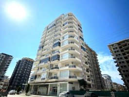 Квартира 2+1 в 250 м от моря и благоустроенного пляжа в Махмутларе